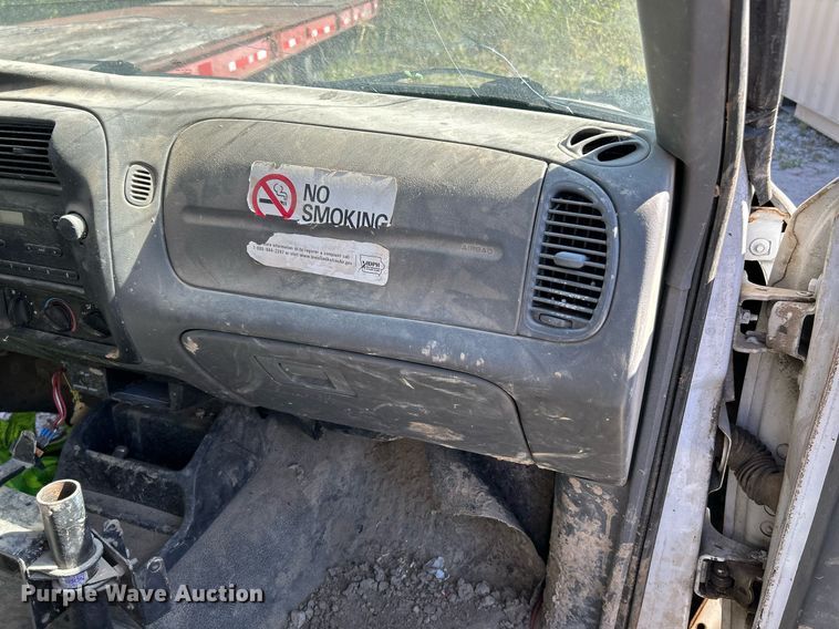 image for item NQ9921 2004 Ford Ranger  SuperCab pickup truck