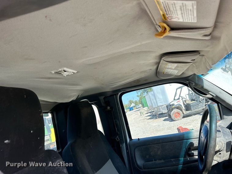 image for item NQ9921 2004 Ford Ranger  SuperCab pickup truck