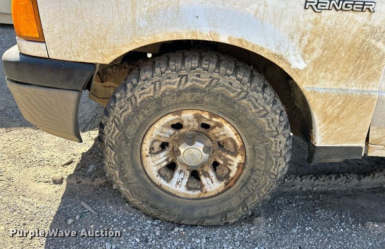 image for item NQ9921 2004 Ford Ranger  SuperCab pickup truck