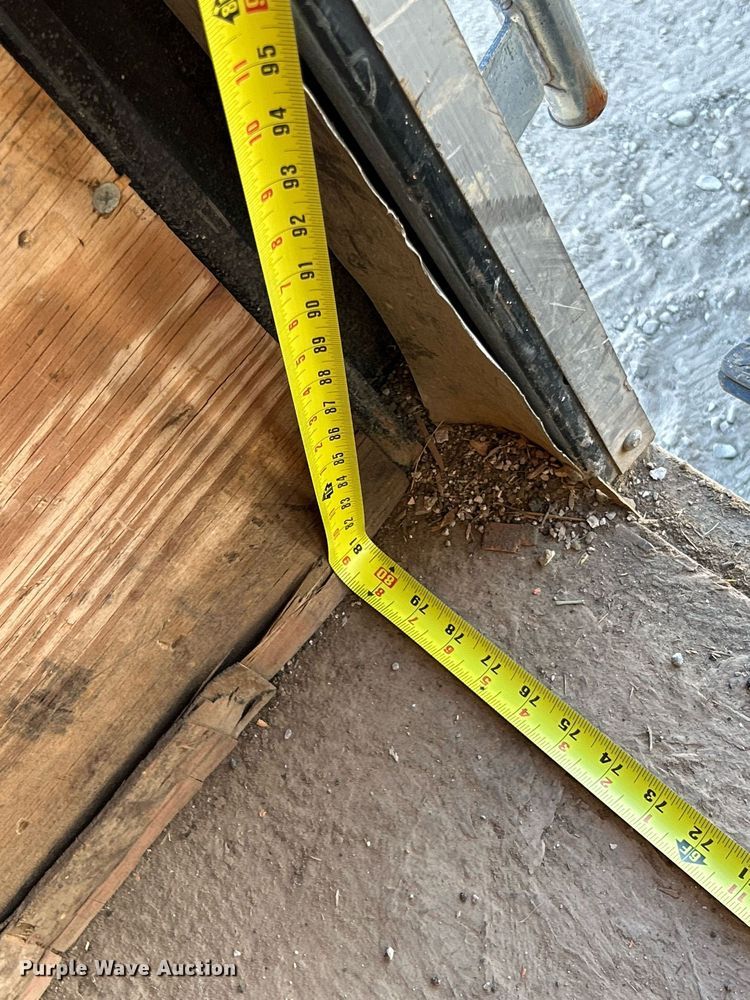 image for item NQ9923 2015 Doolittle FD-304  enclosed cargo trailer