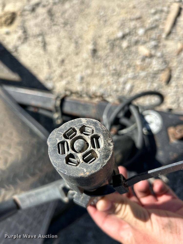 image for item NQ9924 2014 Doolittle FD-304  enclosed cargo trailer