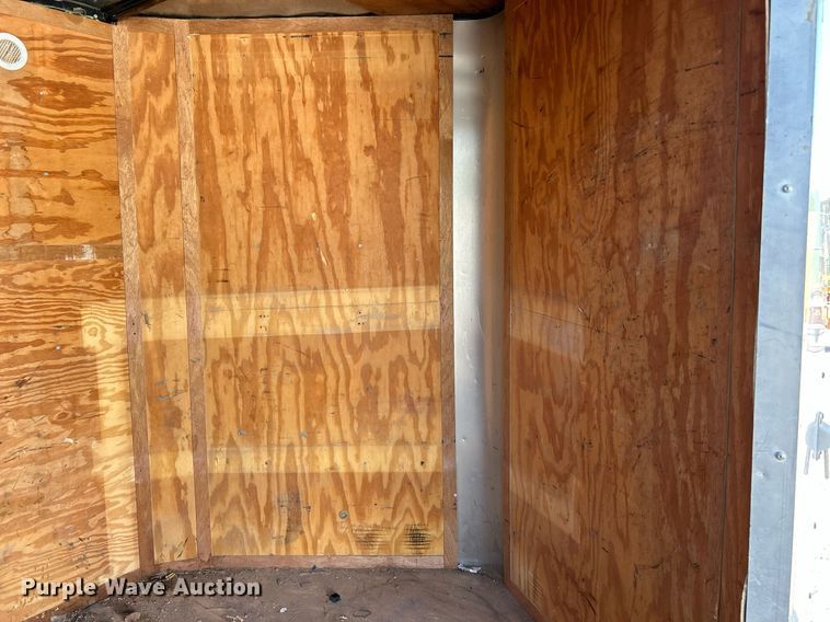 image for item NQ9924 2014 Doolittle FD-304  enclosed cargo trailer