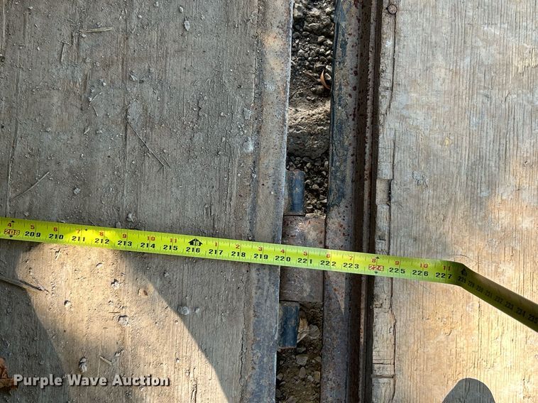 image for item NQ9924 2014 Doolittle FD-304  enclosed cargo trailer