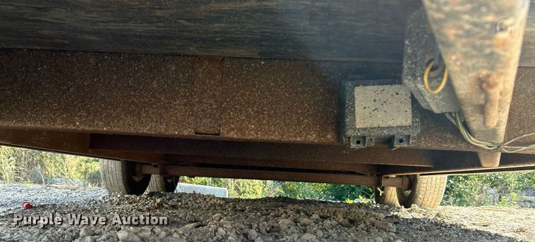 image for item NQ9924 2014 Doolittle FD-304  enclosed cargo trailer