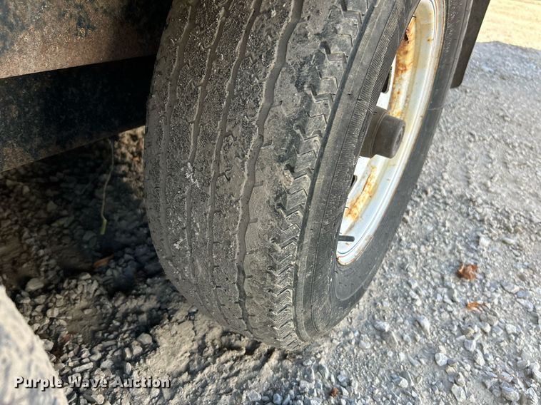 image for item NQ9924 2014 Doolittle FD-304  enclosed cargo trailer