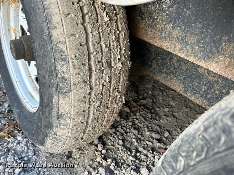 image for item NQ9924 2014 Doolittle FD-304  enclosed cargo trailer