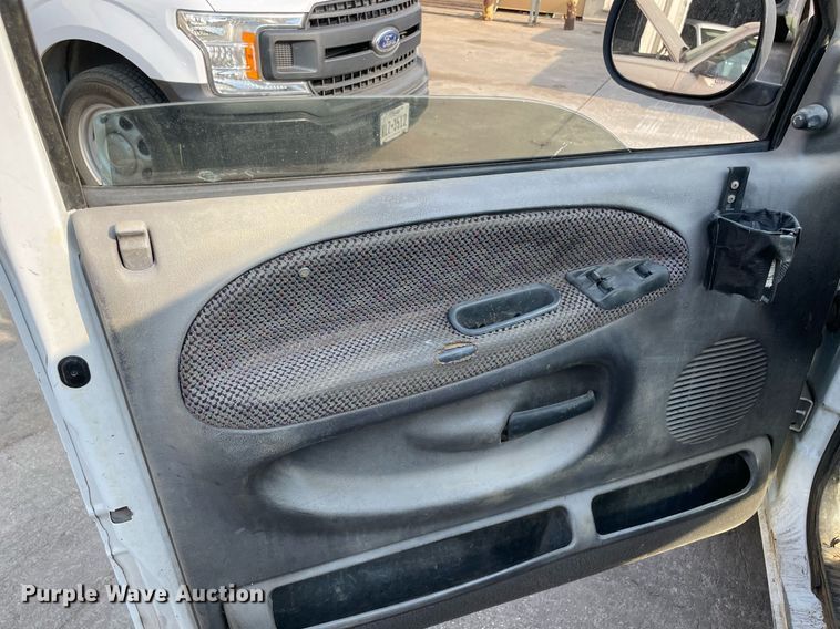 image for item NT9531 2001 Dodge Ram 2500  Quad Cab pickup truck