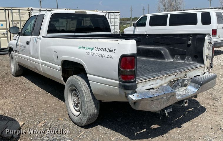 image for item NT9537 2002 Dodge Ram 2500  Quad Cab pickup truck