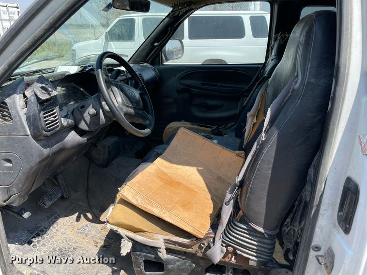 image for item NT9537 2002 Dodge Ram 2500  Quad Cab pickup truck