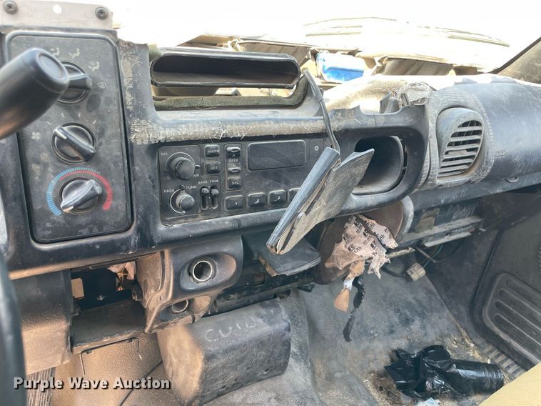 image for item NT9537 2002 Dodge Ram 2500  Quad Cab pickup truck