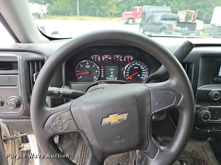 image for item NT9819 2014 Chevrolet Silverado 1500  Crew Cab pickup truck