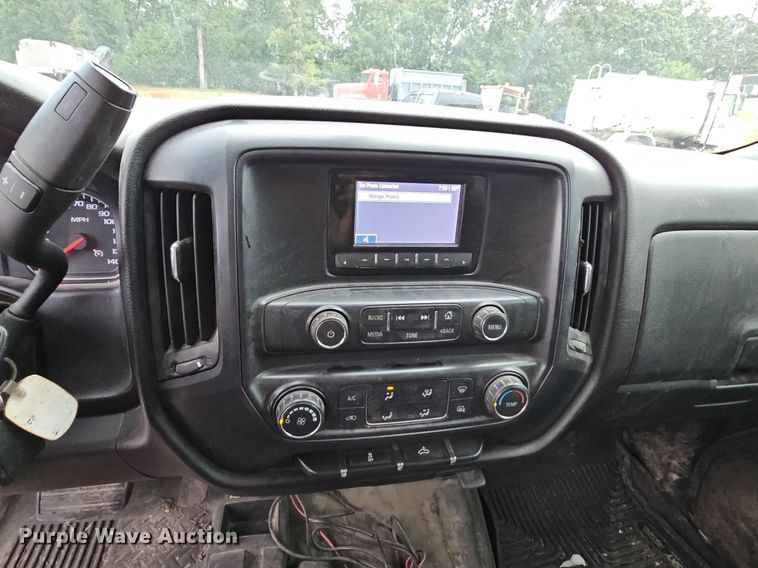 image for item NT9819 2014 Chevrolet Silverado 1500  Crew Cab pickup truck