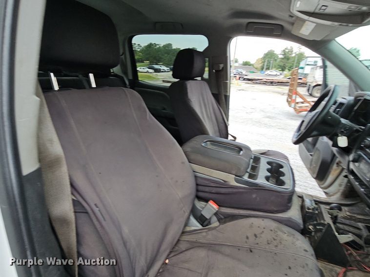 image for item NT9819 2014 Chevrolet Silverado 1500  Crew Cab pickup truck