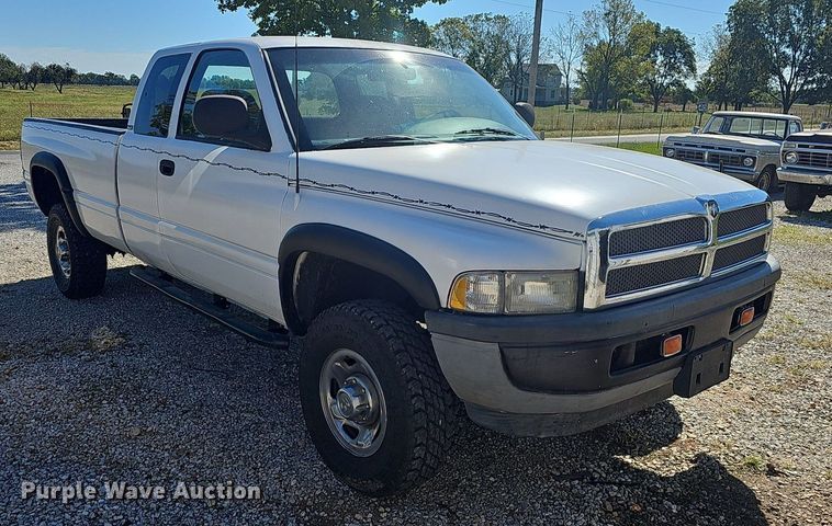 image for item NT9992 1998 Dodge 2500  Club Cab pickup truck