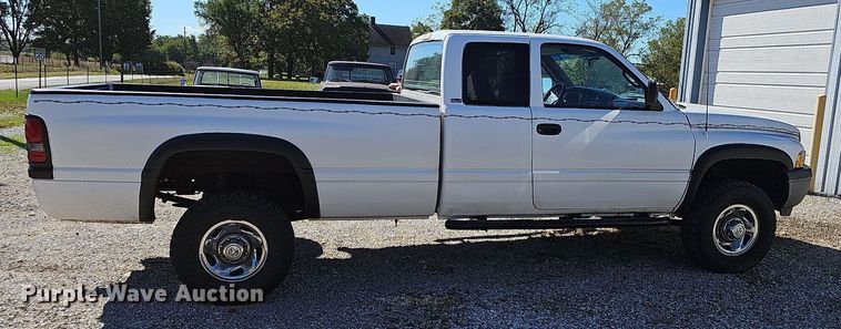 image for item NT9992 1998 Dodge 2500  Club Cab pickup truck