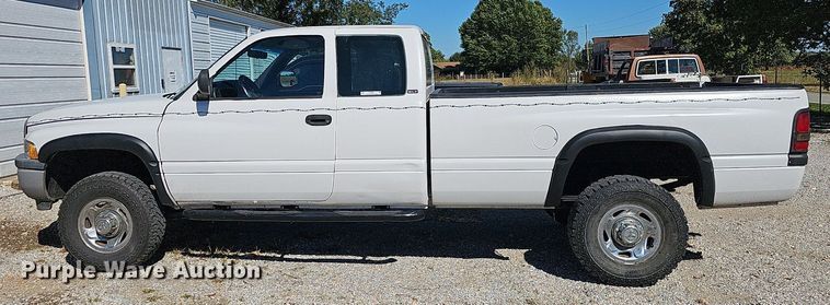 image for item NT9992 1998 Dodge 2500  Club Cab pickup truck