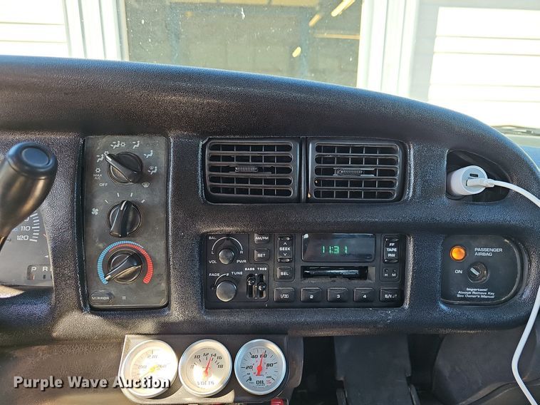 image for item NT9992 1998 Dodge 2500  Club Cab pickup truck