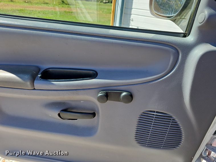 image for item NT9992 1998 Dodge 2500  Club Cab pickup truck