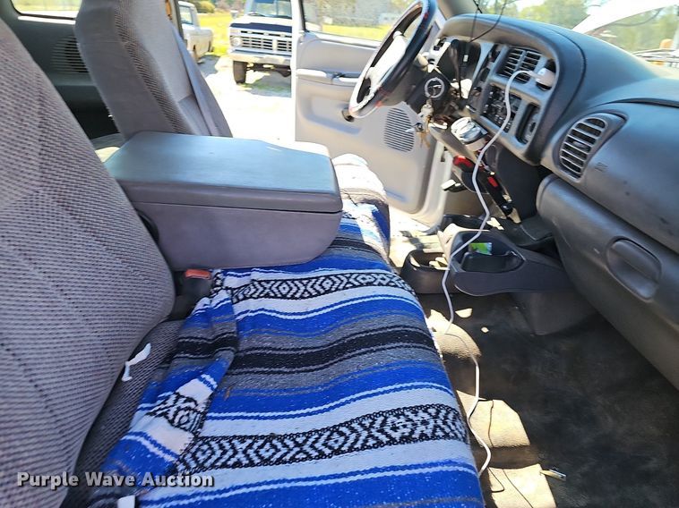 image for item NT9992 1998 Dodge 2500  Club Cab pickup truck