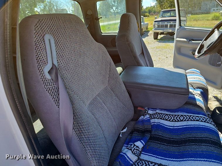 image for item NT9992 1998 Dodge 2500  Club Cab pickup truck