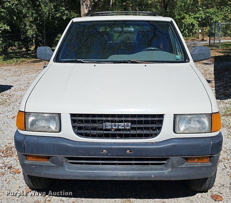 image for item NT9995 1996 Isuzu Rodeo  SUV