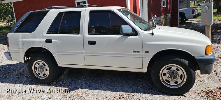 image for item NT9995 1996 Isuzu Rodeo  SUV