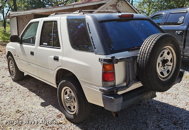 image for item NT9995 1996 Isuzu Rodeo  SUV