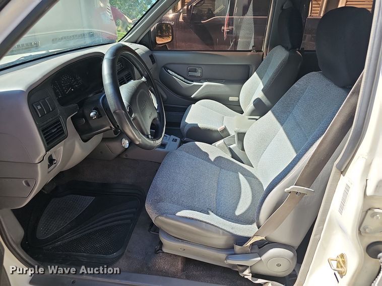 image for item NT9995 1996 Isuzu Rodeo  SUV