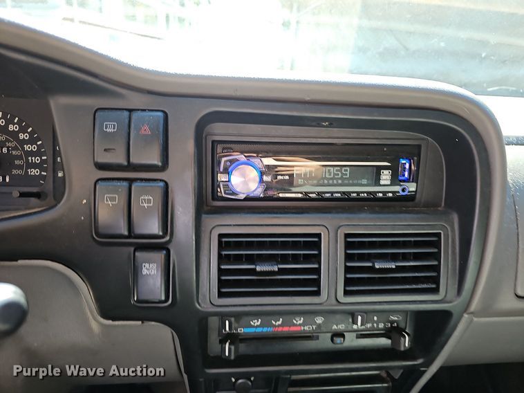 image for item NT9995 1996 Isuzu Rodeo  SUV