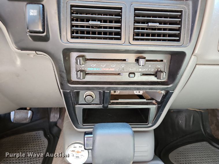 image for item NT9995 1996 Isuzu Rodeo  SUV