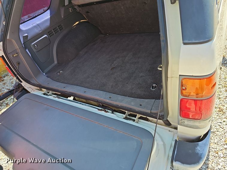 image for item NT9995 1996 Isuzu Rodeo  SUV