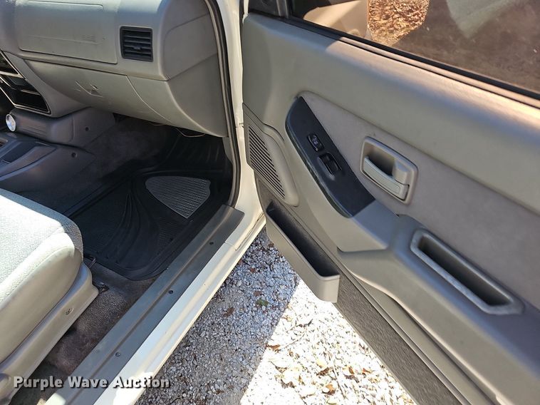 image for item NT9995 1996 Isuzu Rodeo  SUV