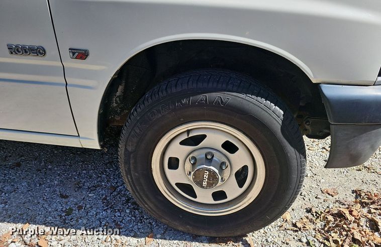 image for item NT9995 1996 Isuzu Rodeo  SUV