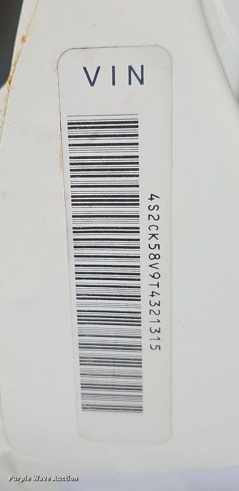 image for item NT9995 1996 Isuzu Rodeo  SUV