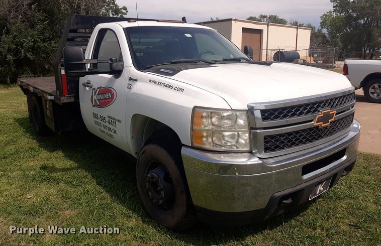 image for item NV9320 2011 Chevrolet Silverado 3500HD  flatbed pickup truck