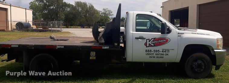 image for item NV9320 2011 Chevrolet Silverado 3500HD  flatbed pickup truck