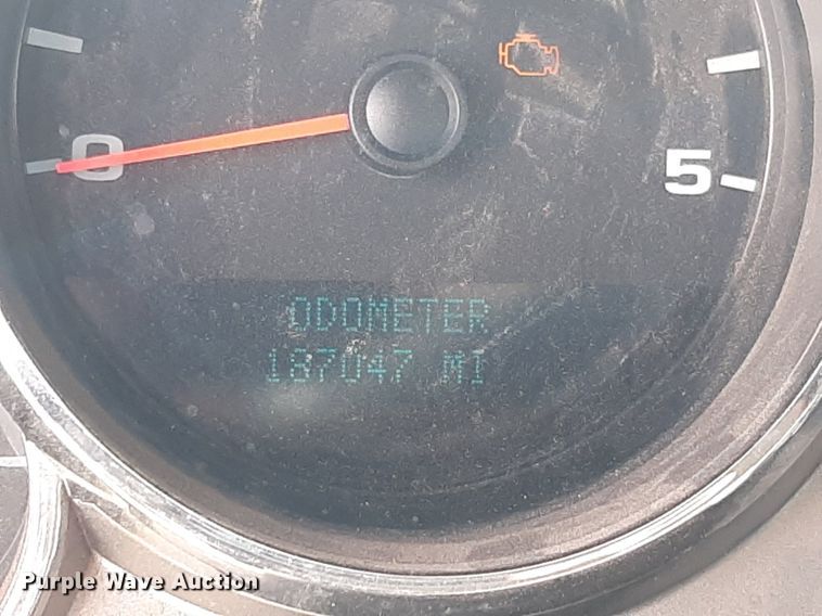 image for item NV9320 2011 Chevrolet Silverado 3500HD  flatbed pickup truck