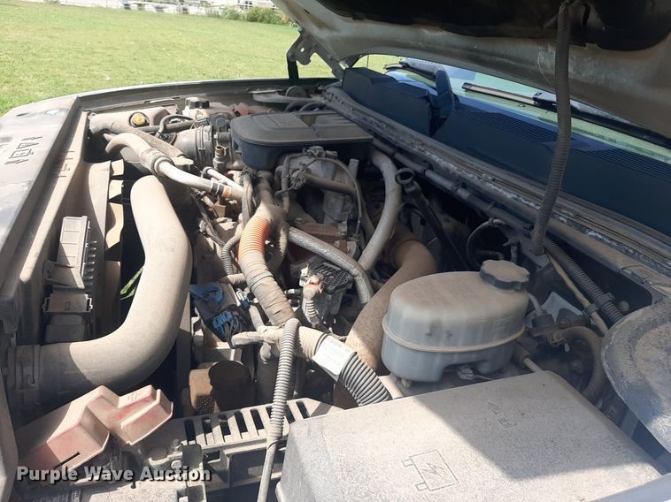 image for item NV9320 2011 Chevrolet Silverado 3500HD  flatbed pickup truck