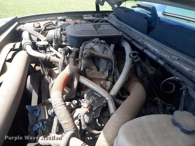 image for item NV9320 2011 Chevrolet Silverado 3500HD  flatbed pickup truck