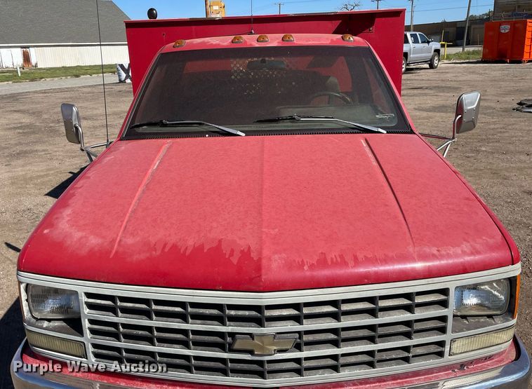 image for item NX9796 1993 Chevrolet C3500  flatbed pickup truck