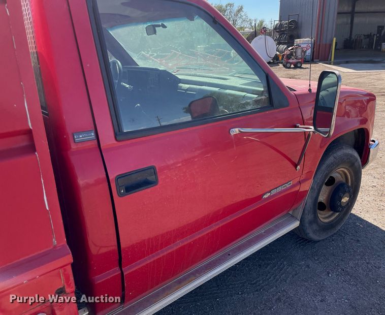 image for item NX9796 1993 Chevrolet C3500  flatbed pickup truck