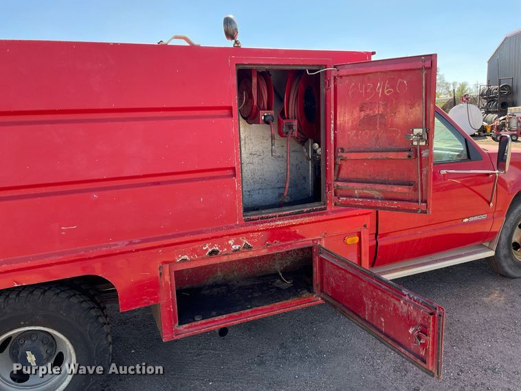 image for item NX9796 1993 Chevrolet C3500  flatbed pickup truck