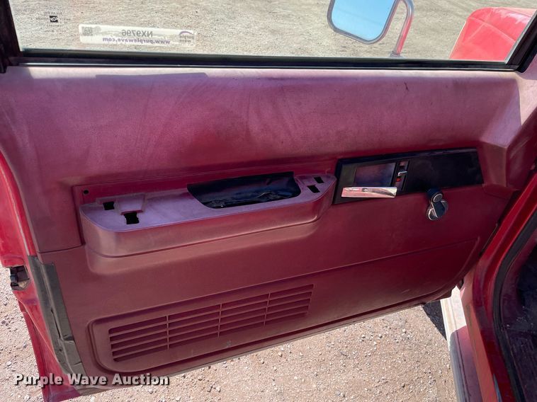 image for item NX9796 1993 Chevrolet C3500  flatbed pickup truck