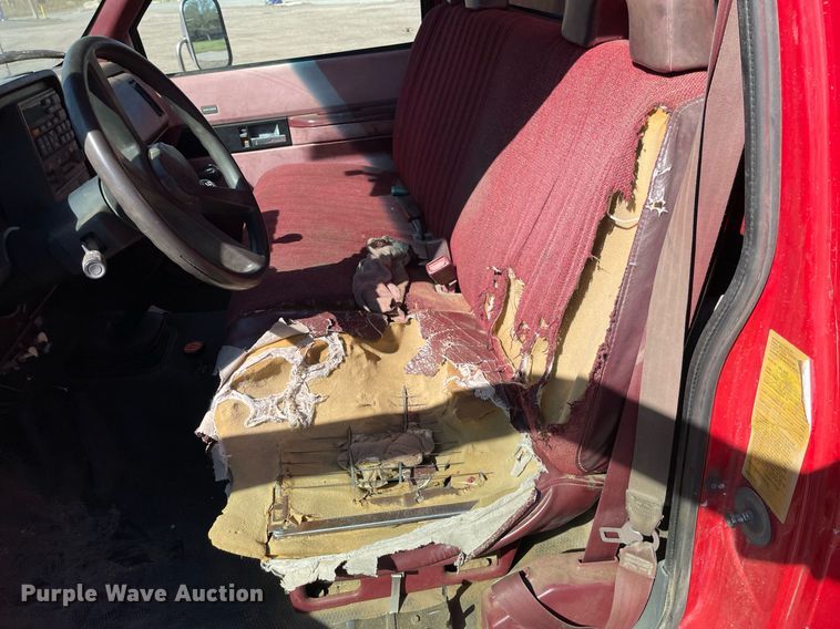 image for item NX9796 1993 Chevrolet C3500  flatbed pickup truck