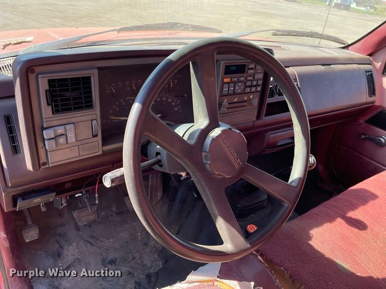 image for item NX9796 1993 Chevrolet C3500  flatbed pickup truck