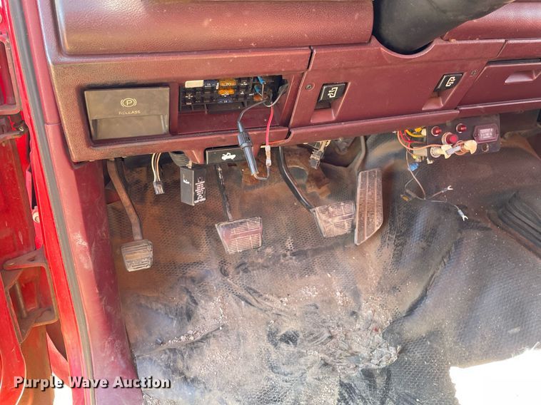 image for item NX9796 1993 Chevrolet C3500  flatbed pickup truck