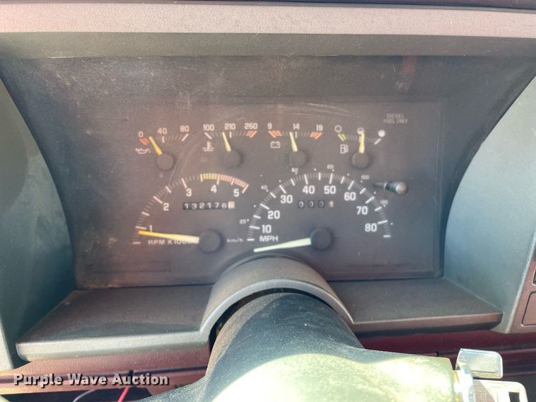 image for item NX9796 1993 Chevrolet C3500  flatbed pickup truck