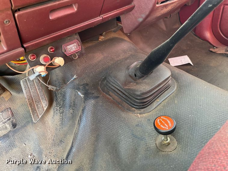 image for item NX9796 1993 Chevrolet C3500  flatbed pickup truck