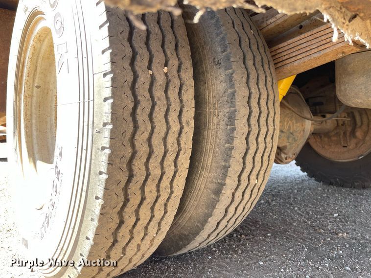 image for item NX9796 1993 Chevrolet C3500  flatbed pickup truck