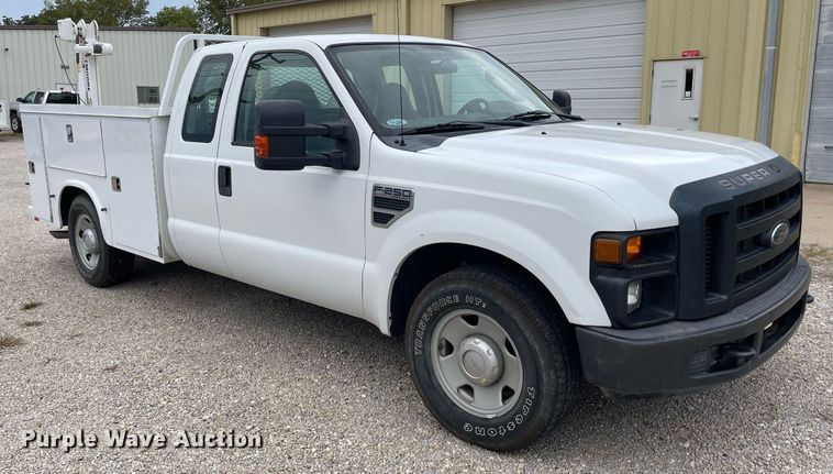 image for item NX9853 2009 Ford F250 Super Duty XL  SuperCab utility bed pickup truck